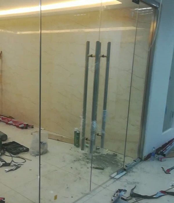 中国石油天然气销售内蒙古分公司400平米办公区玻璃隔断装修